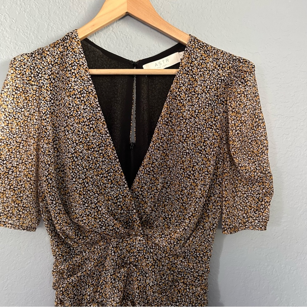 ASTR the Label Ruched Mini Dress - Picture 5 of 10